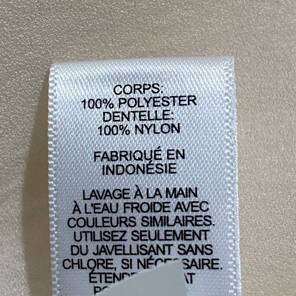 Nwt Express || Womans blouse with lace detail size XS - Picture 5 of 6